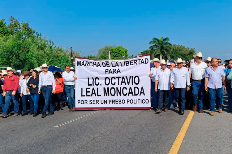 Con marcha, exigen libertad de Octavio Leal Moncada