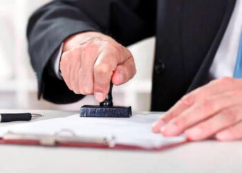 Investigan a 12 notarios por presuntas irregularidades