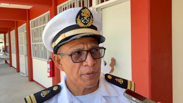 Restringen uso de celulares en escuela naval de Tamaulipas
