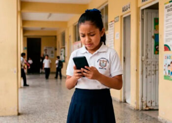Más de 455 mil menores afectados por restricción de celulares