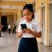 Más de 455 mil menores afectados por restricción de celulares