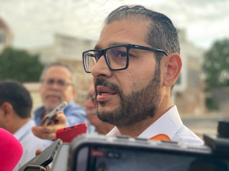 Detienen a 10 personas y cerca de 20 vehículos en operativos