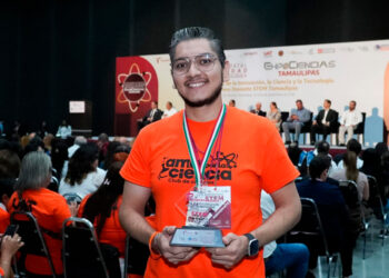 FDCSV crece con respaldo de Dámaso Anaya