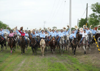 Cabalgata y parrilladas cierran aniversario UAT